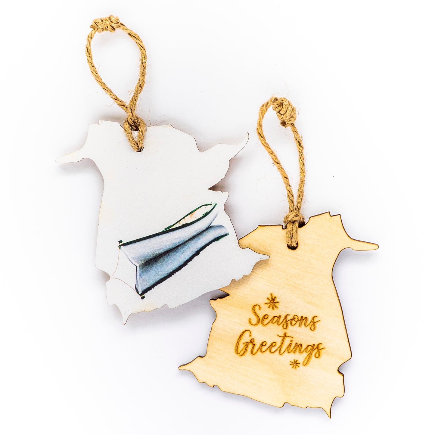 Adorno navideño de madera de Nuevo Brunswick Seasons Greetings Dory