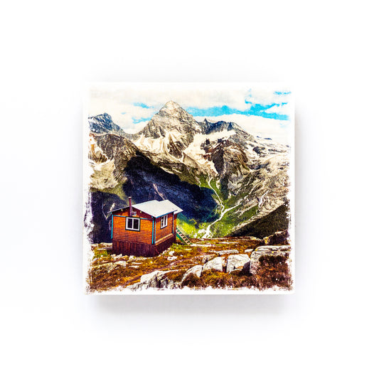 Posavasos con fotografía de madera de abedul de Columbia Británica, cabaña junto a la montaña