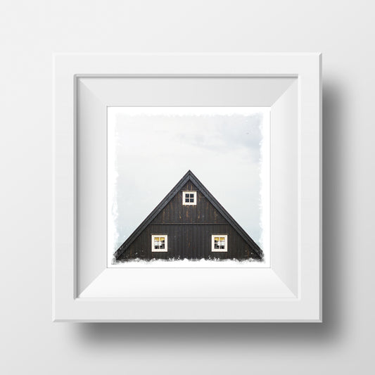 VENTA Impresión de Bellas Artes 5x5"<br> Cabaña con estructura en A en Islandia<br> Acabado metálico
